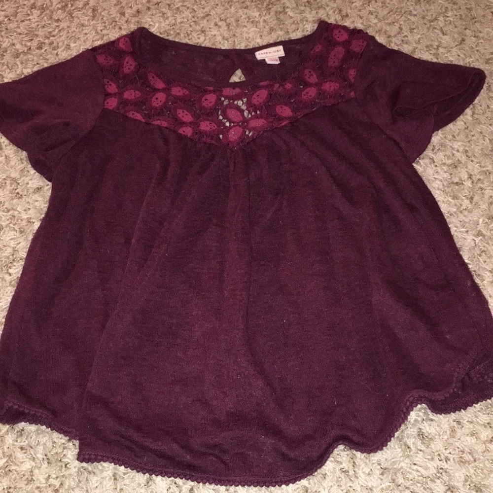 maroon top
